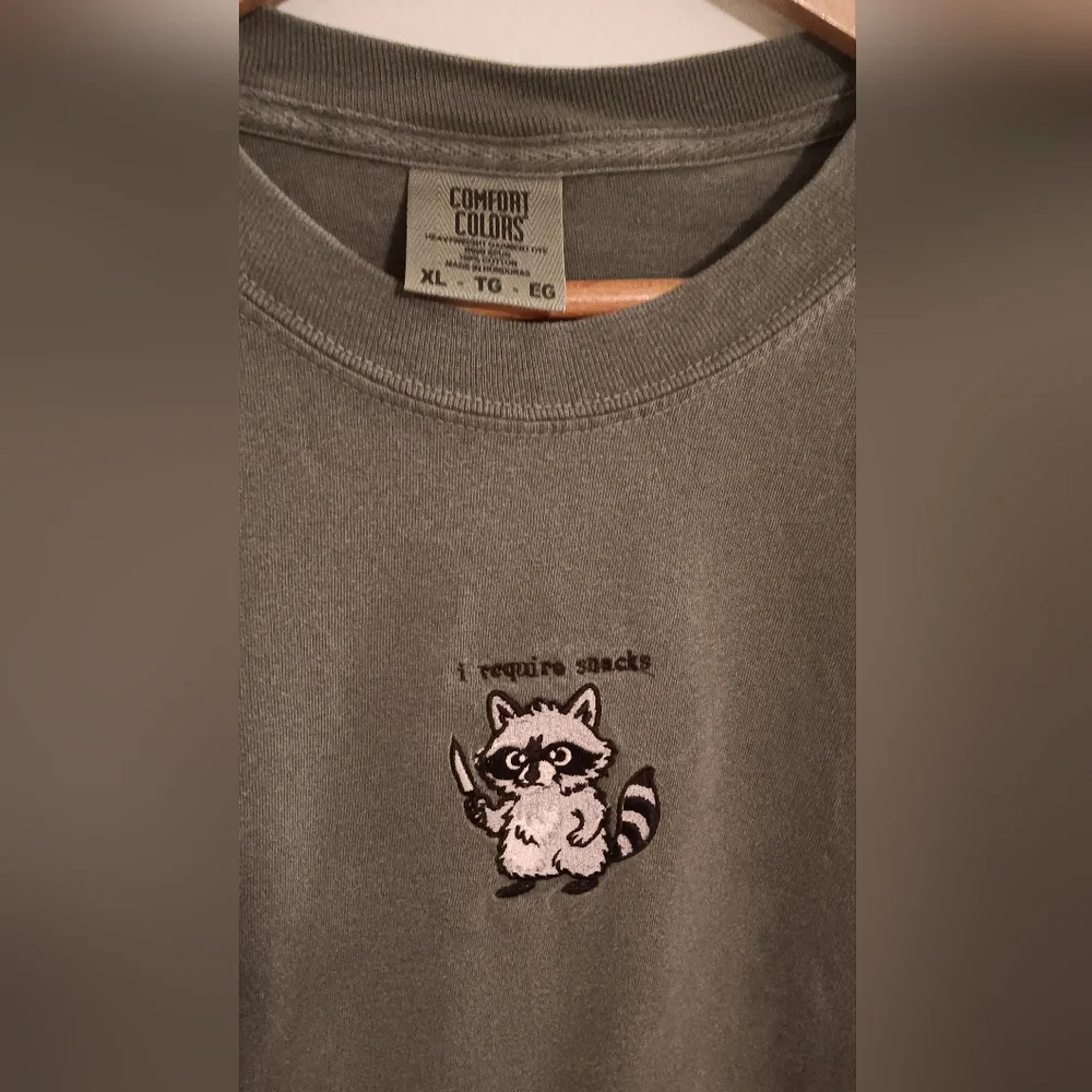 Sage Green Graphic T-Shirt Raccoon - Picture 2 of 3